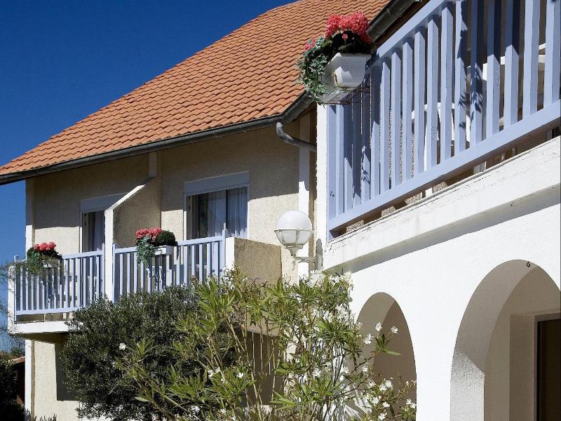Les Vagues Hotel Restaurant Biscarrosse-Plage Exterior foto